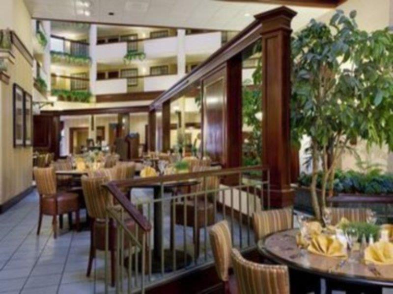 Sonesta Suites Dallas Park Central Restoran gambar